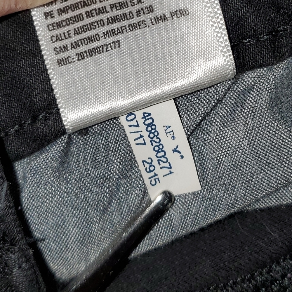 American Eagle Outfitters Black Skinny Jeans with Distressing - Picture 7 of 12